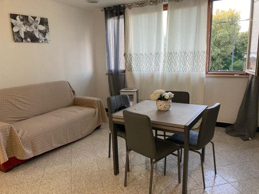 Appartamento Sulla Piazza 90 M Dal Mare Anzio Dış mekan fotoğraf